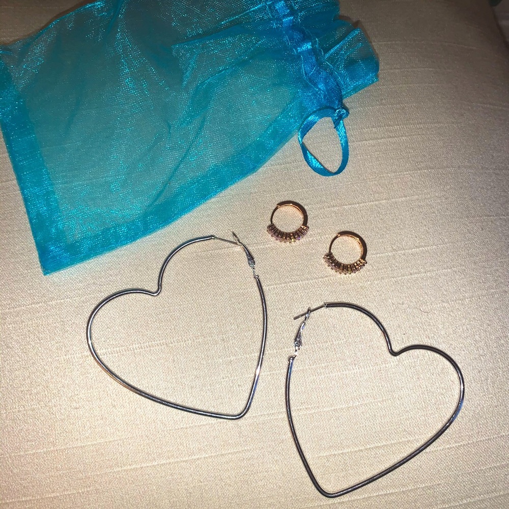 2 Pairs Earrings